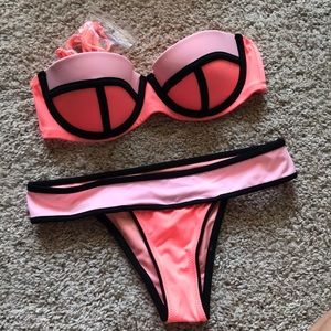 NWOT Victoria’s Secret bikini